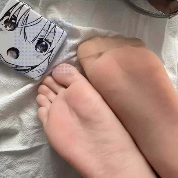 A Pair Size 36 Girl Foot Model Feet Silicone Lifelike Female Shoes Display Props - Image 3 of 4