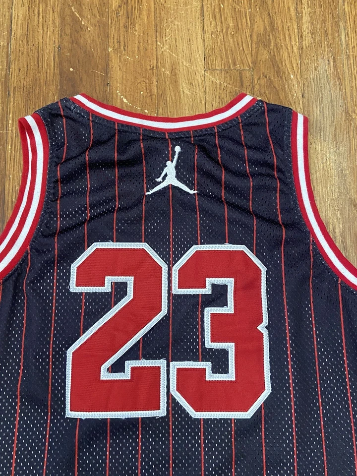 VTG Y2K NBA Chicago Bulls Air Jordan Michael’s Jordan Striped Jersey Youth Large - Image 4 of 4