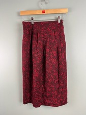 Vintage 80s Leslie Fay Sportswear Midi Skirt Size 8 Red Black Floral Rayon USA