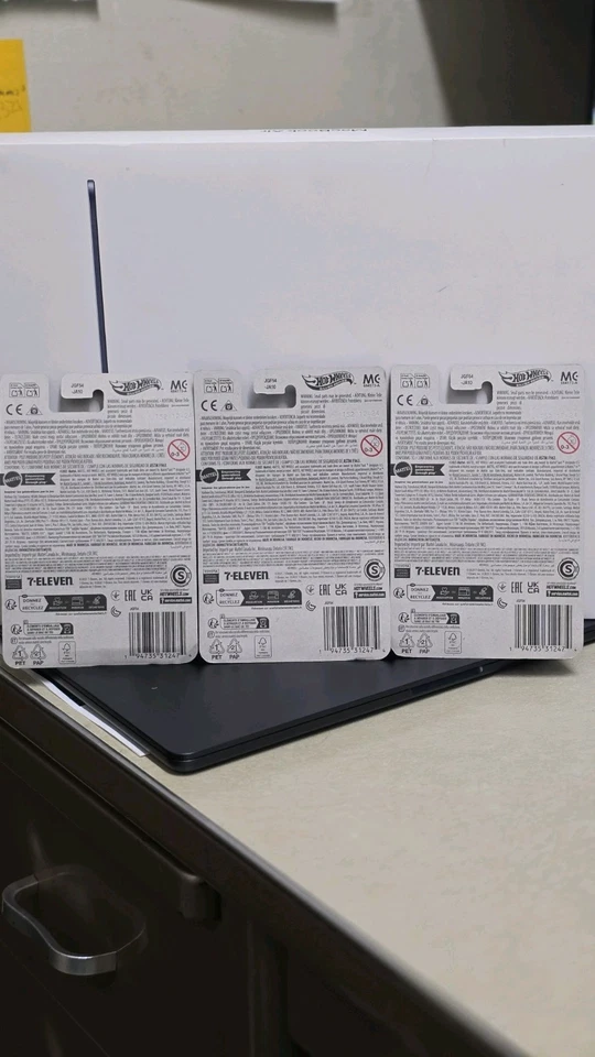 Paquete de 3 Toyota Supra exclusivo 7/11 7-Eleven de Hot Wheels Silver Series 2025 🌟🌟 Foto 3 de 4