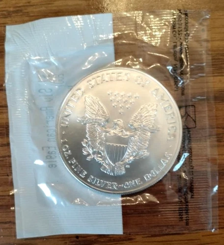 2001 American Eagle Silver Dollar Uncirculated Littleton Coin /Original packing