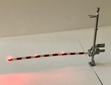 HO (2) Modern “Full Height” Crossing Gates w/ LED’s - NJ International, Walthers HO (2) Modern “Full Height” Crossing Gates w/ LED’s - NJ International, Walthers - Image 1