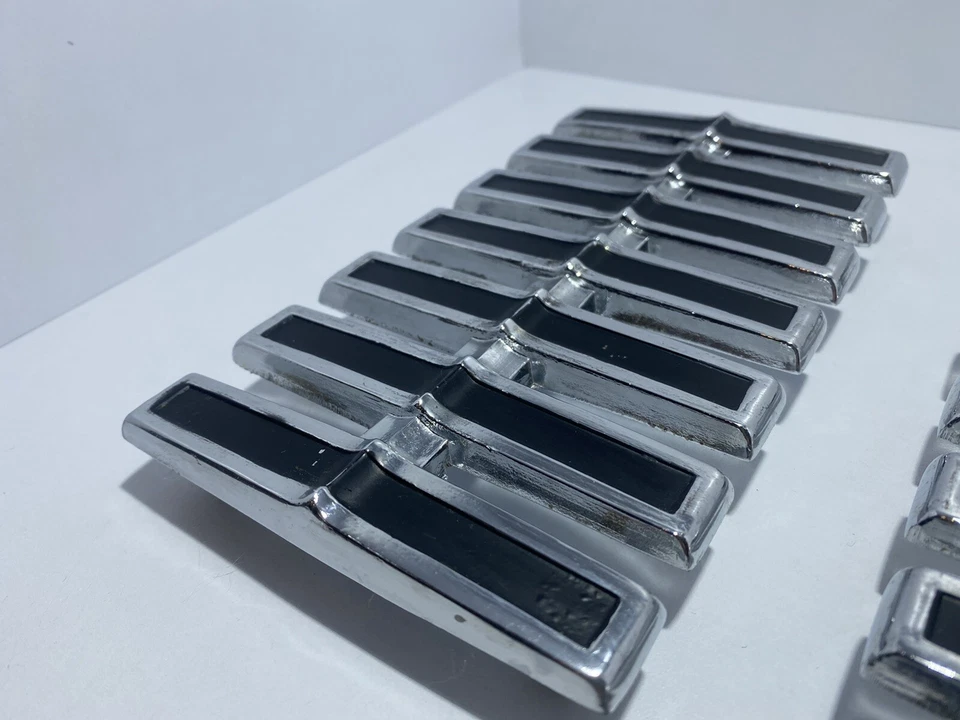 Par de molduras/ molduras de guardabarros trasero Ford Galaxie 500 1963 nuevo de lote (reproducción antigua) Foto 4 de 4