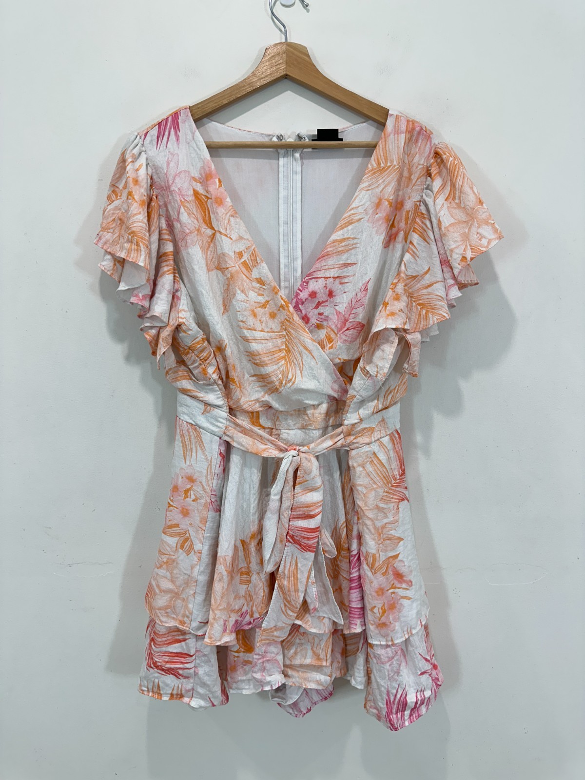 City Chic Playsuit Women L (AU 20) Peach Floral Flutter Sleeve Hi Rise Zip Lined