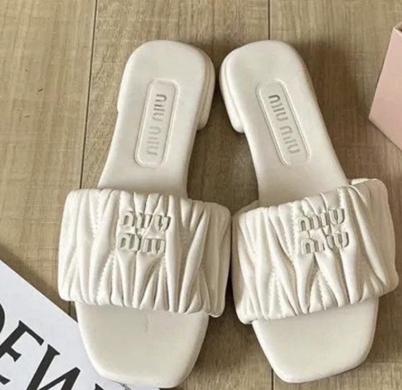 Miu Miu Ivory Faux Leather Logo Slide Sandals Slip On Flat Women's Size 7