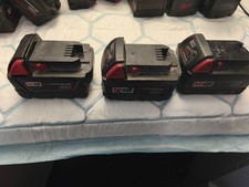 3 x Akku Milwaukee M 18 RED Lithium ionen defekt 3 AH intern 1