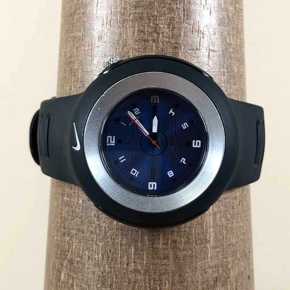 Vintage Nike Feminino WK0009 Esporte Preto Borracha Quartzo Analógico 39mm Relógio 6 1/4" - Imagem 2 de 4