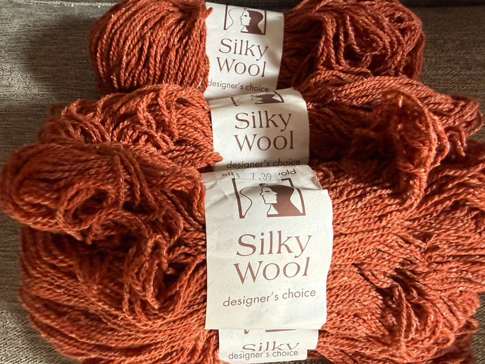 Fio de lã sedosa Elsebeth Lavold - Cor #06 vermelho ferroso, dyelot 91 - 4 novelos - Imagem 2 de 4