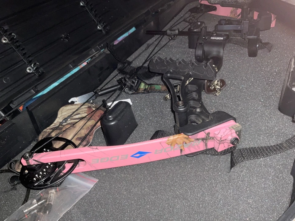 NICE Diamond Razor Edge Compound Bow - Image 2 of 4