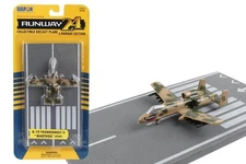 Daron Runway24 Diecast Metal Toy with Runway Section - A-10 Warthog