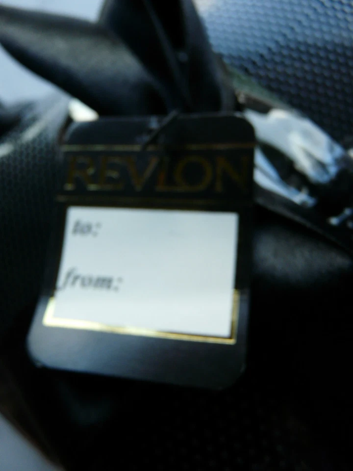 1998 Revlon Vinyl Toiletry and Make Up Bags NWT - Image 4 of 4