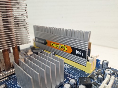 ASROCK G31M-S REV G/A 2.04 +2GB DDR2 CORSAIR+CORE 2 DUO MICRO ATX Motherboard - Picture 6 of 15