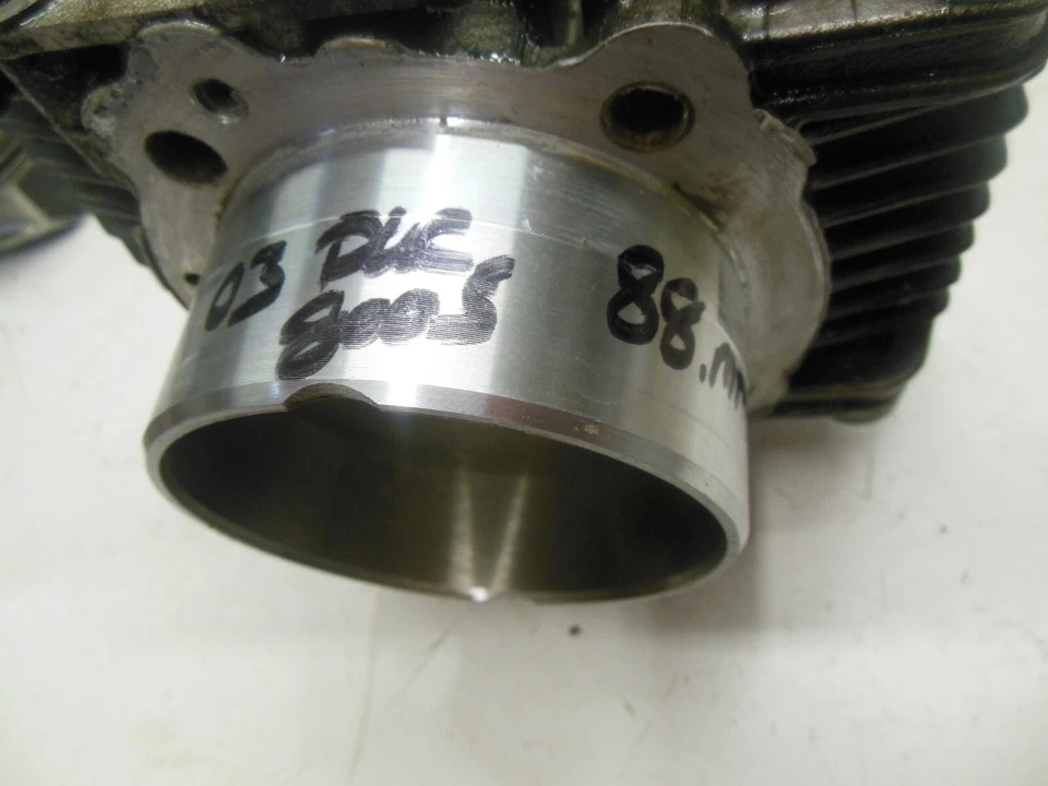 EE34 Ducati Monster 800 S 2003 Horizontal Cylinder Good w Piston 12020851A - Image 2 of 4