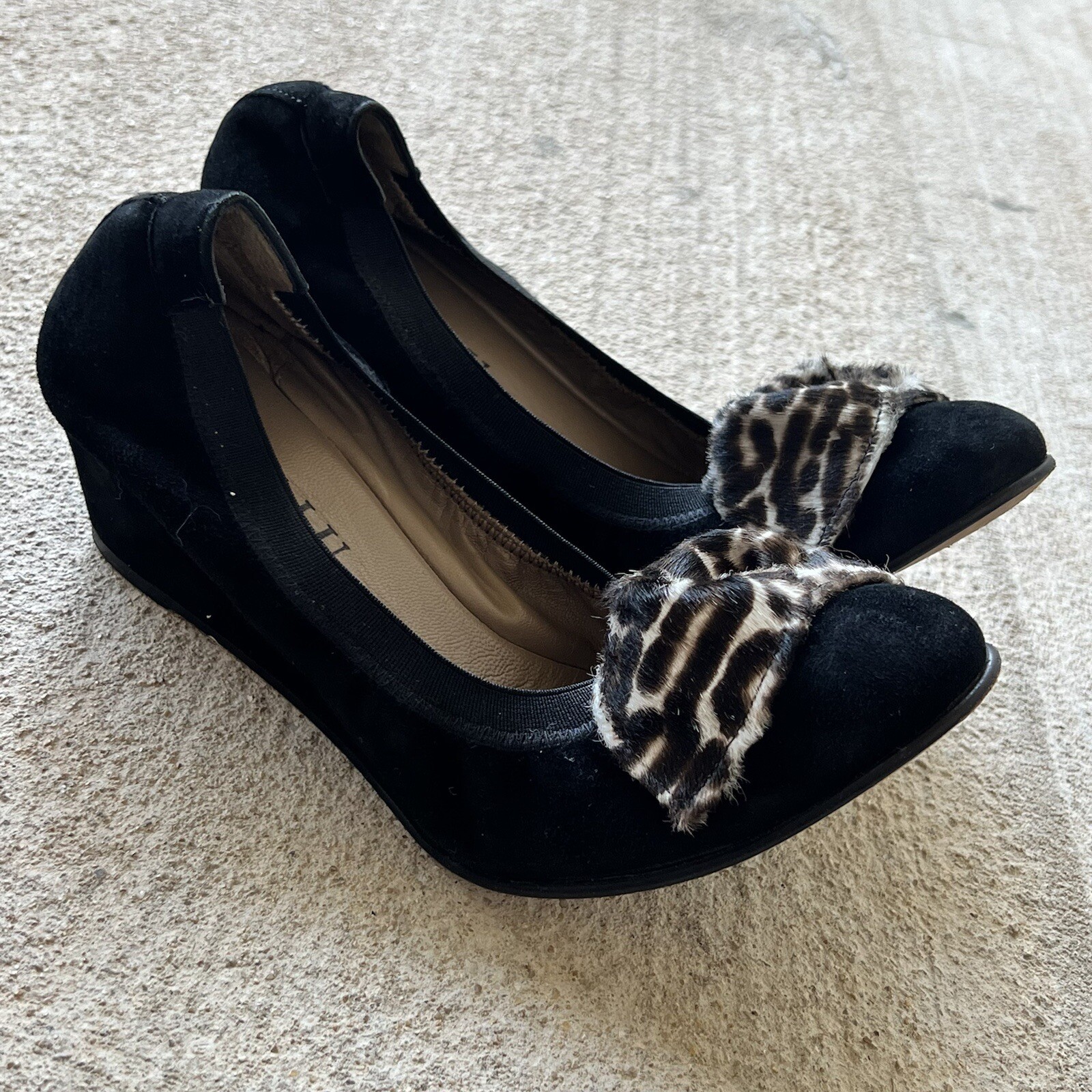 Black Suede Wedge Shoes with Pony Hair Bow Sz 7 38 EU Animal Print-image
