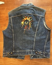 Levi  s Big E Vest With Amazing Custom Design Perfectly Distressed Vintage
