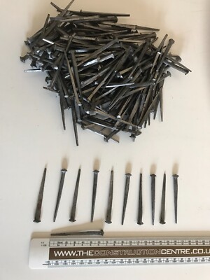 Handgeschmiedete Nägel 65 mm für Leisten- & Strebtüren. 1kg Packung ca. 190Nein