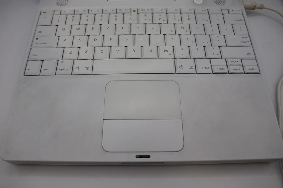 Macintosh iBook G4 1.33 GHz 12.1" LCD screen Mac OS 10.5.8 Model A1133- 1GB - Image 2 of 4