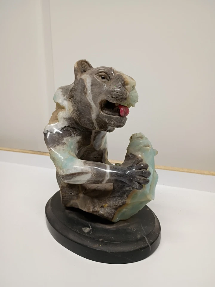 Estatua de tigre de jade Foto 2 de 4