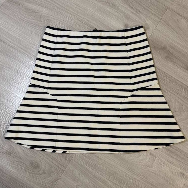 Ann Taylor Striped A Line Skirt Womens Size 6 Black White Flared Knee Length