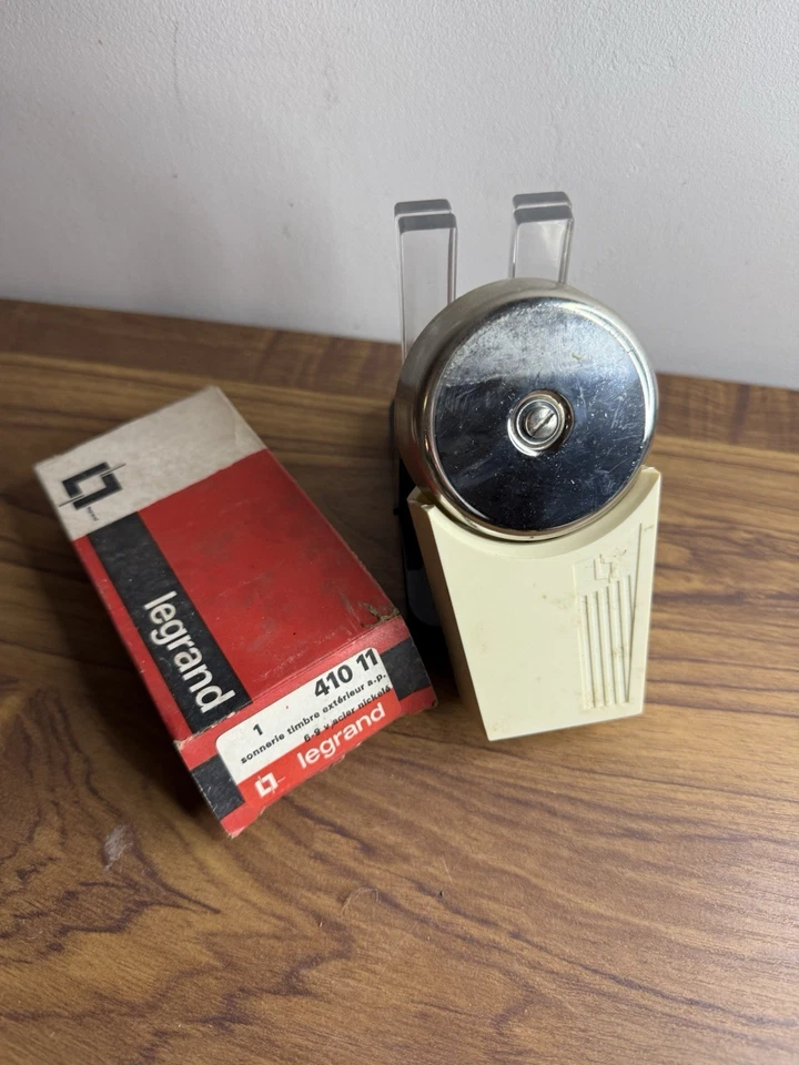 Sonnerie timbre Extérieur 220V référence Legrand 41110 Neuve - Photo 1/1
