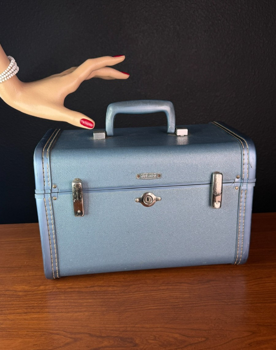 Vintage 1950s blue JET-AIRE train case with KEY tray small suitcase hard