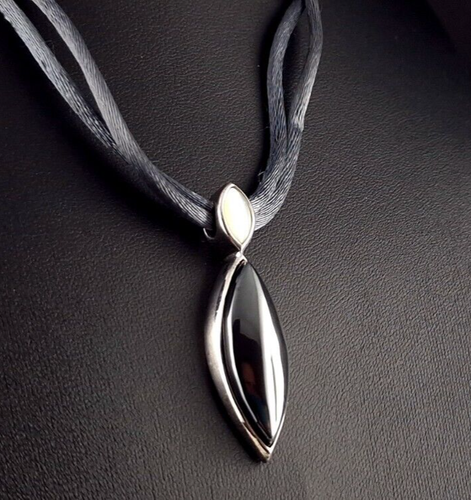 Pendentif argent 925 hématite + ruban en tissu - magnifiquement brillant - Photo 1/8