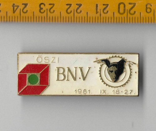 Vintage HUNGARY pin badges brooches Coat of Arms Flag - Picture 25 of 41