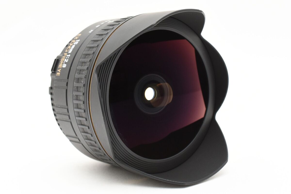Sigma 15mm f/2.8 EX DG Fisheye Lens for Nikon w/ Case [Near Sigma 15mm f/2.8 EX DG Fisheye Lens for Nikon w/ Case [Near