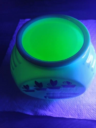 Vintage Fire King Anchor Hocking Vitrock Uranium Sugar Milk Glass Flour Canister