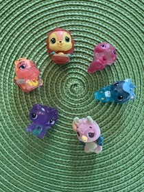 Hatchimals CollEGGtibles 10-Pack Mixed Lot Mini Figures w/ Egg Carton Case