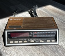 Vintage GE 7-4616B AM/FM Digital Clock Radio Two Wake Times Dual Alarm Woodgrain