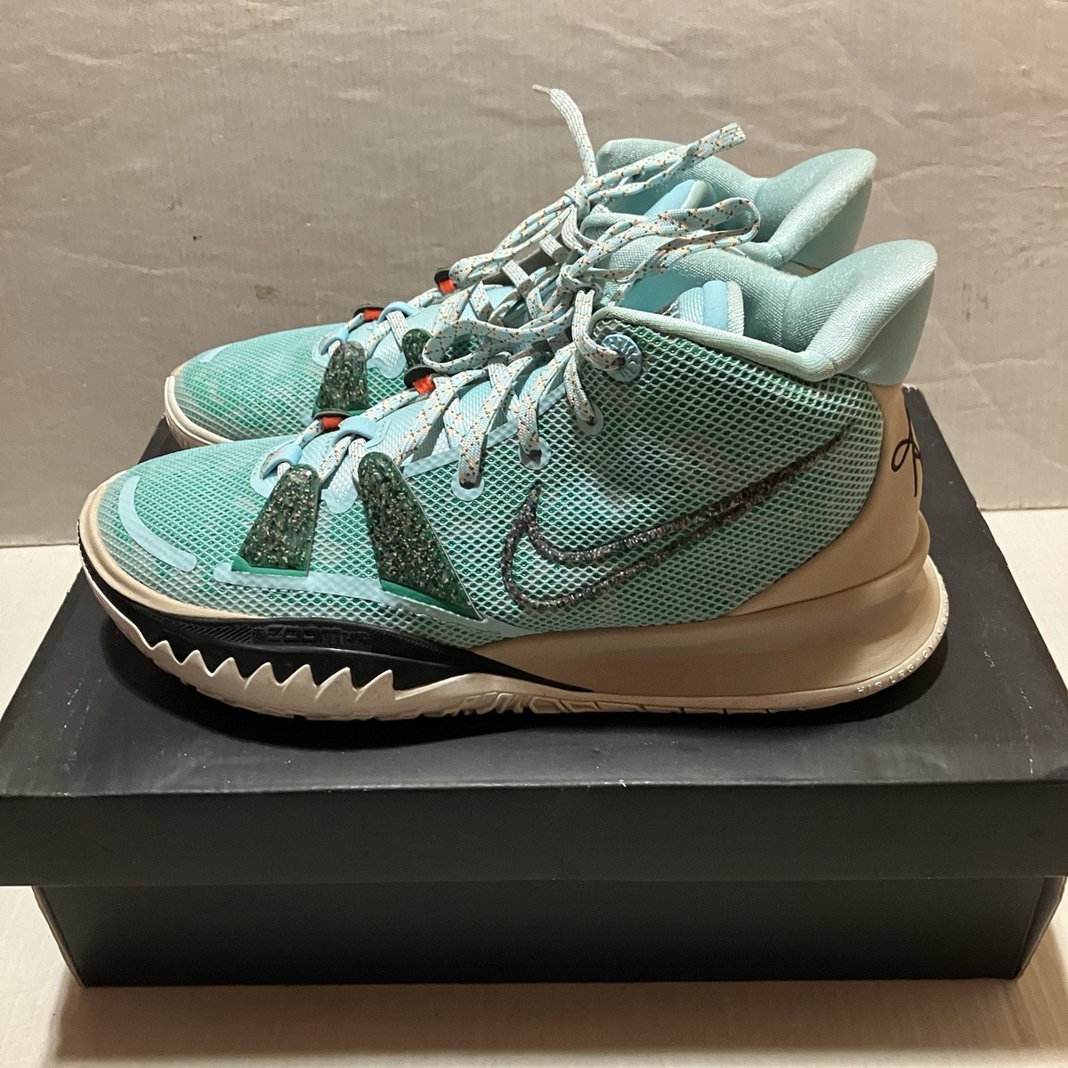 Size 8 Nike Kyrie 7 Copa - CQ9326-402 Blue White Basketball  display picture 3