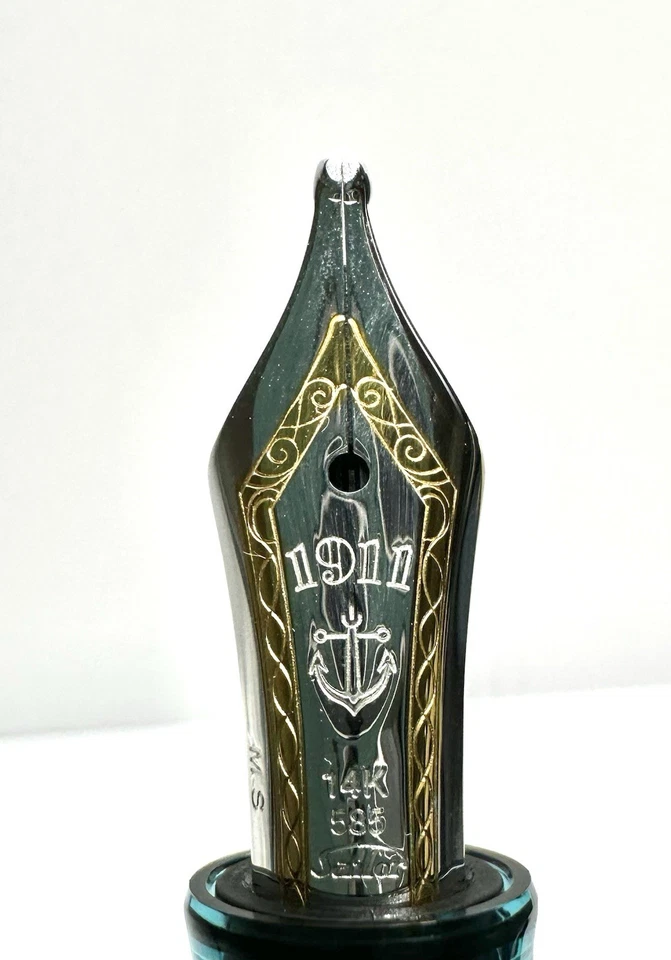 Sailor Pro Gear Slim Fountain Pen in Lucky Charm Green 14kt Gold Music Nib - Image 3 of 4