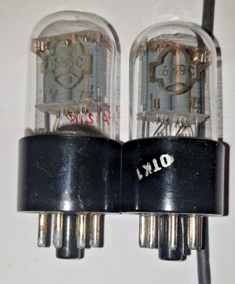One well matched pair 6H9C = 6SL7GT =6N9S = 6N9P = 6N9 70er Jahre Lampe NOS