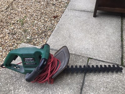 qualcast electric hedge trimmer