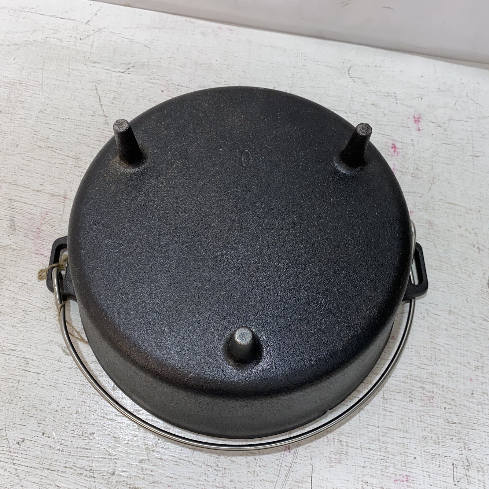 New Cabela's Outfitter Cast Iron Tri Leg 10 QT Dutch Oven without Lid