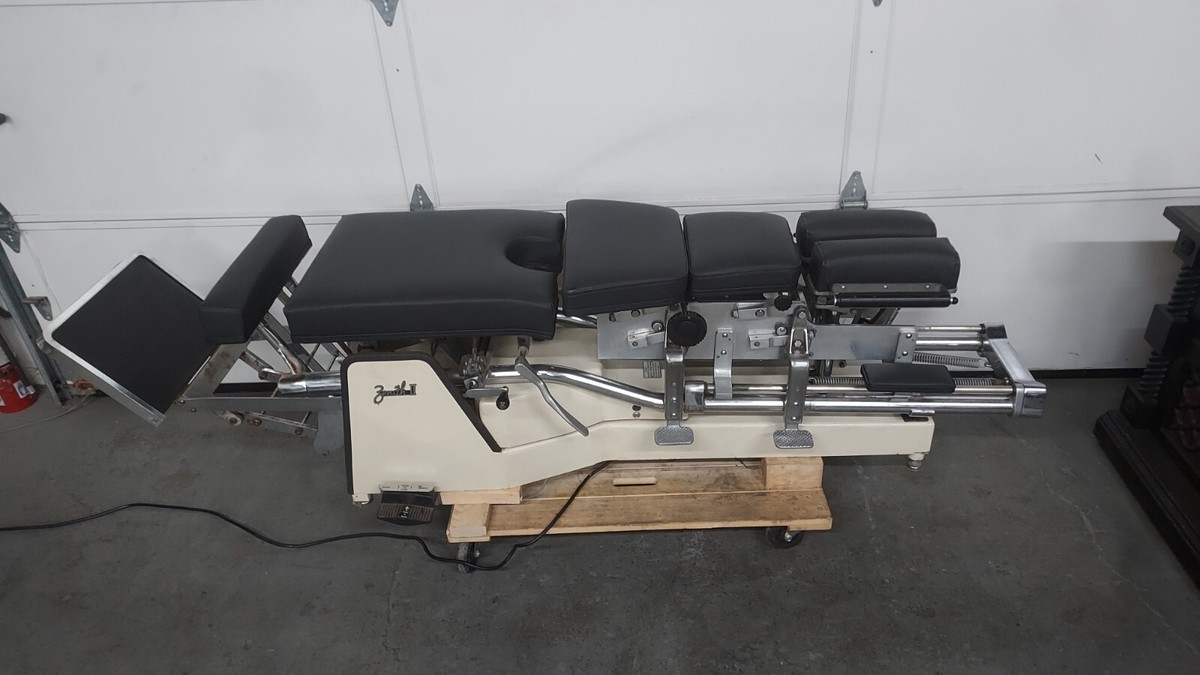 320 Zenith II THOMPSON Manual Hylo Adjusting Table Retails $14700