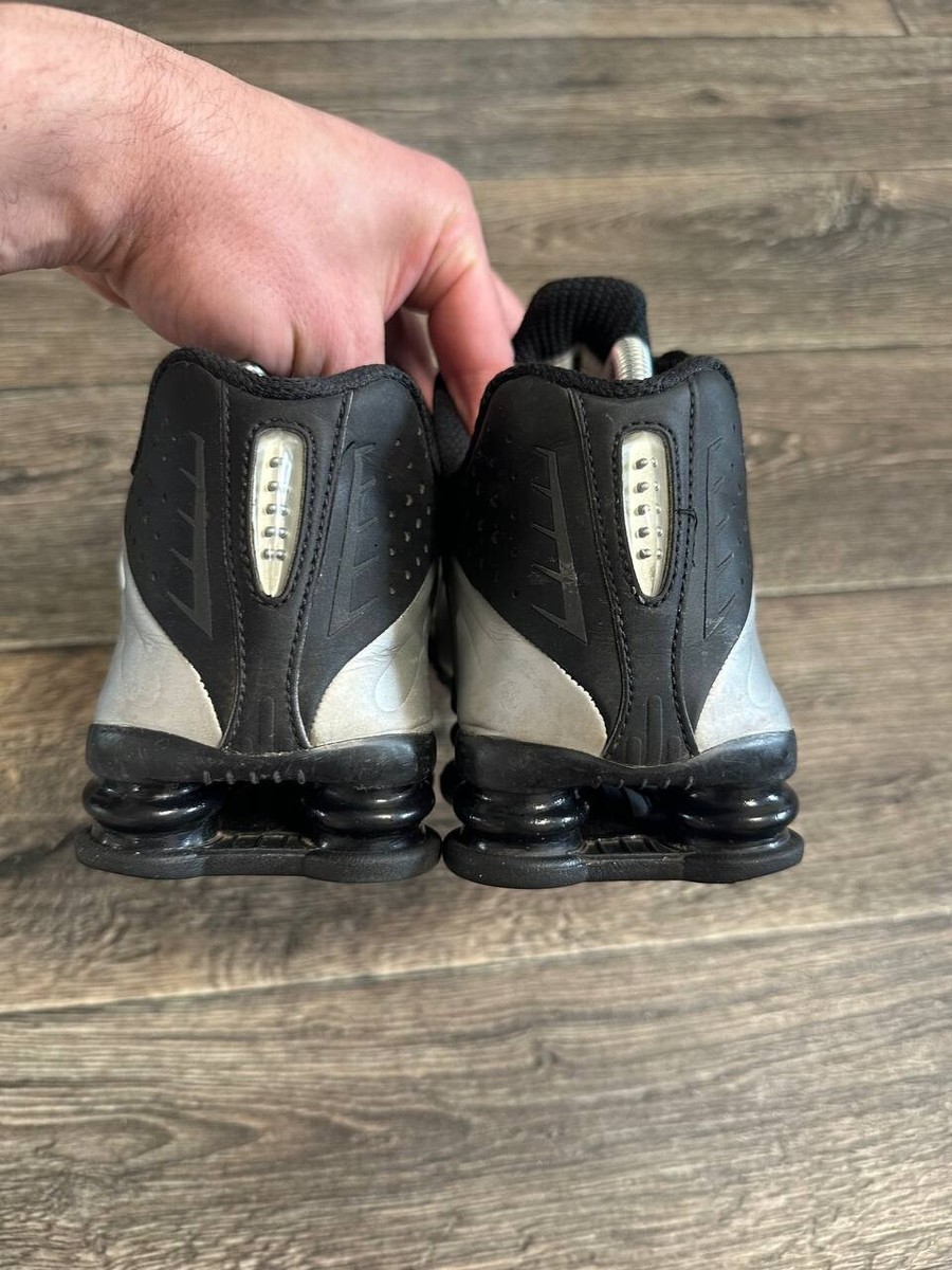 RARE Nike Shox R4 Black/ Metallic men sneakers 104265-045 uk8 us9