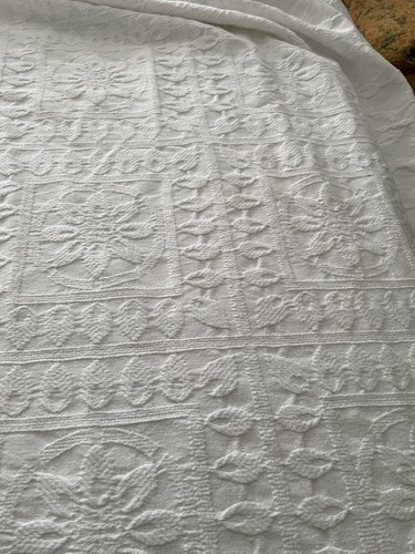 Vintage cottage core farmhouse white Matelasse cotton, twin bedspread - 第 3/4 張圖片