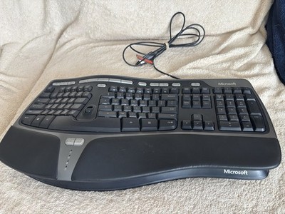 Microsoft Natural Ergonomic Keyboard 4000 v1.0 Wired With Front Keyboard Riser