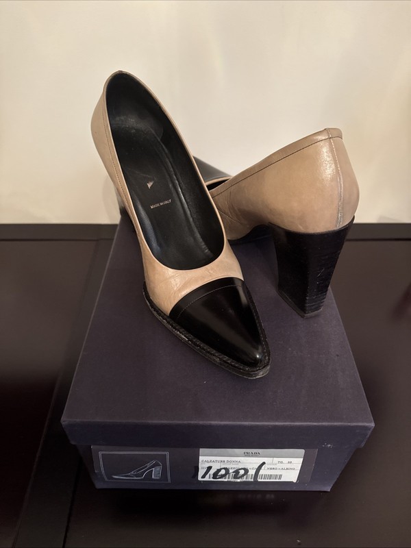 Designer Prada Shoes (pumps) Size 39