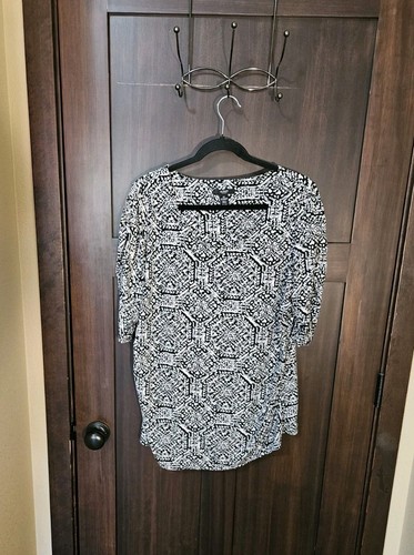 EUC Women's Plus Black & White Stretch Jersey Knit SS Blouse Shirt Top Size 2X