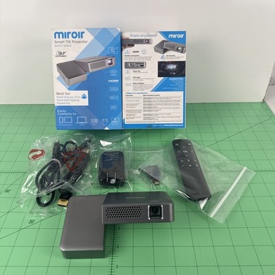 Miroir mini projector M200A With Remote! Bundle Open Box Never Used