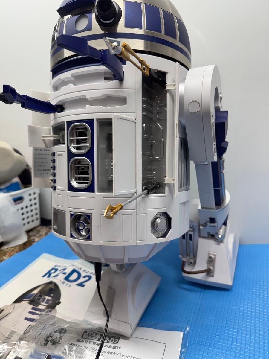 DeAgostini Weekly Star Wars R2-D2 1/2 Scale Model Robot