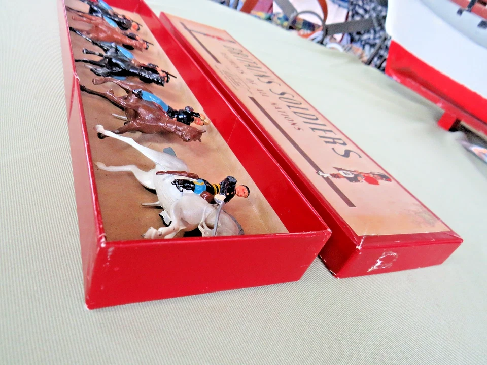 VINTAGE BRITAINS ENGLAND LEAD SET#2056 CIVIL WAR UNION CAVALRY SET BOX LOT #26A - Image 3 of 4