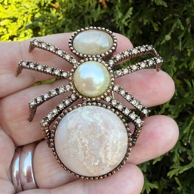 VINTAGE CINER RHINESTONES FAUX PEARL LARGE SPIDER BUG PIN BROOCH GOLD TONE METAL