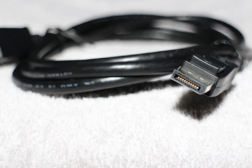 Display Port 6ft (v1.2), Male/Male, 30AWG  - Image 3 of 4