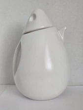 Neat Vintage Cantarera Ceramica MCM Modern Design White Ceramic Pitcher with Lid