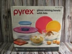 PYREX 8 PIECE GLASS MIXING BOWL SET WITH LIDS - NEW IN BOX - MADE IN USA!