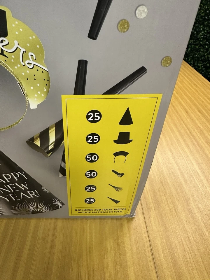 Kit Fiesta Nochevieja. Negro, dorado y plateado. Para 100 personas, 200 piezas. Foto 2 de 4